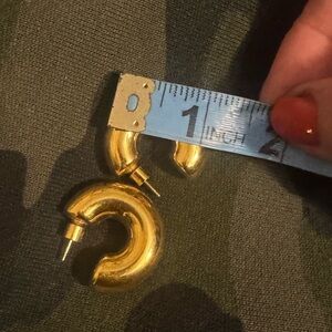 Beautiful solid gold earring hoops. Only showing for a friend